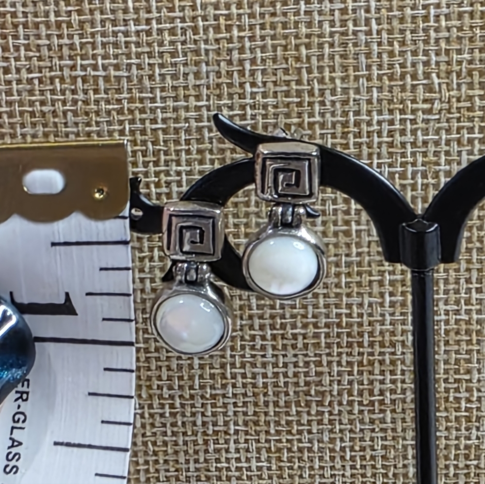 Silpada‎ P0579 pair of sterling silver Greek Key Mother of Pearl drop earrings - Picture 4 of 5